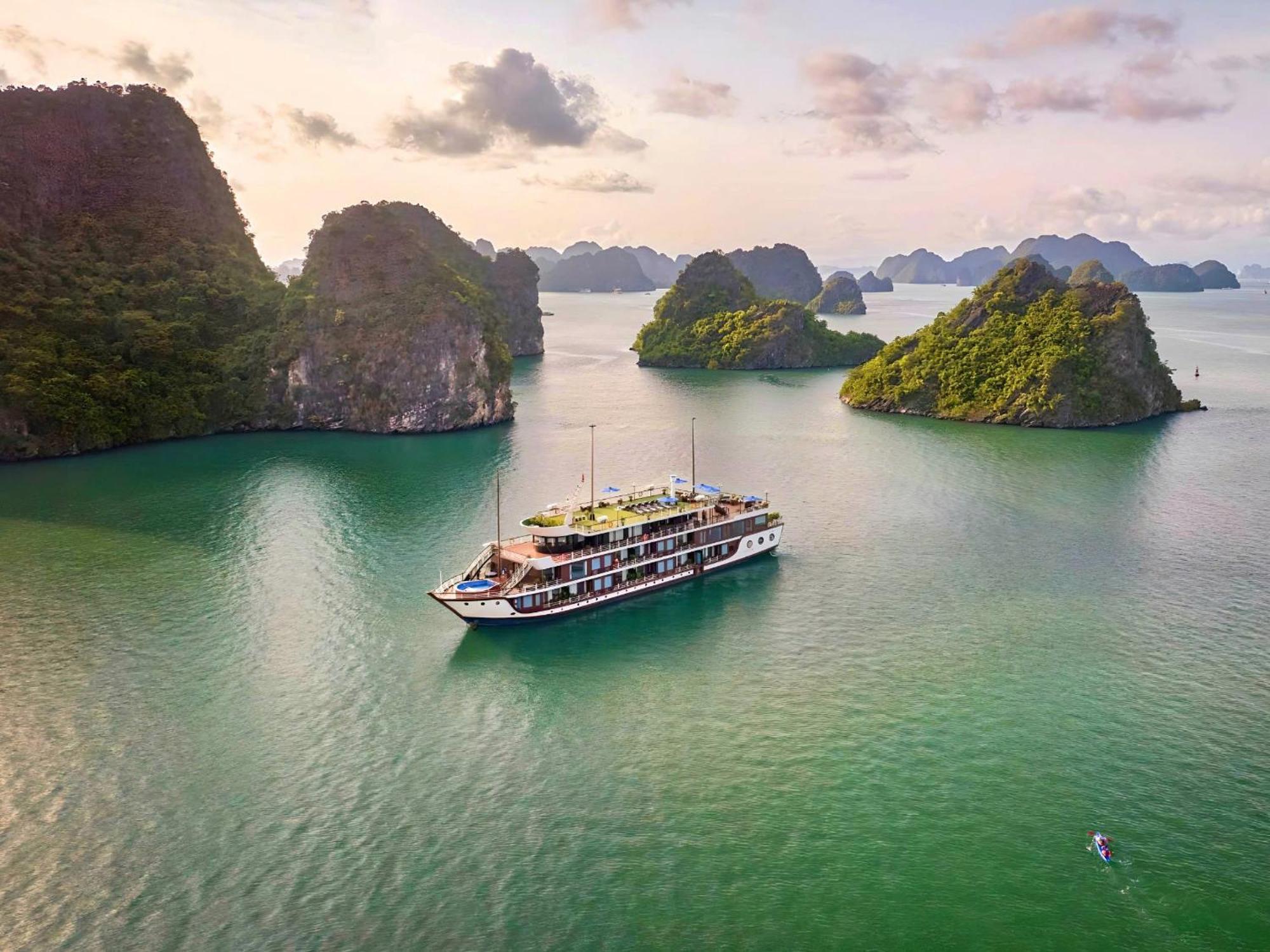 Le Journey Elegance Cruise 호텔 하롱 외부 사진